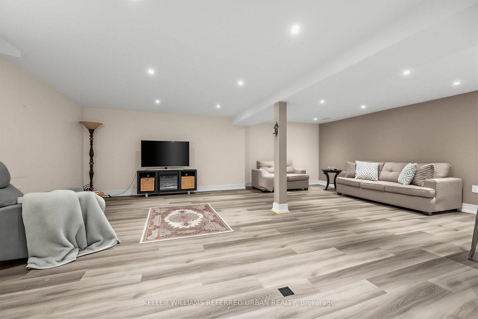 7 Chipstead Road • Toronto, ON photo 28