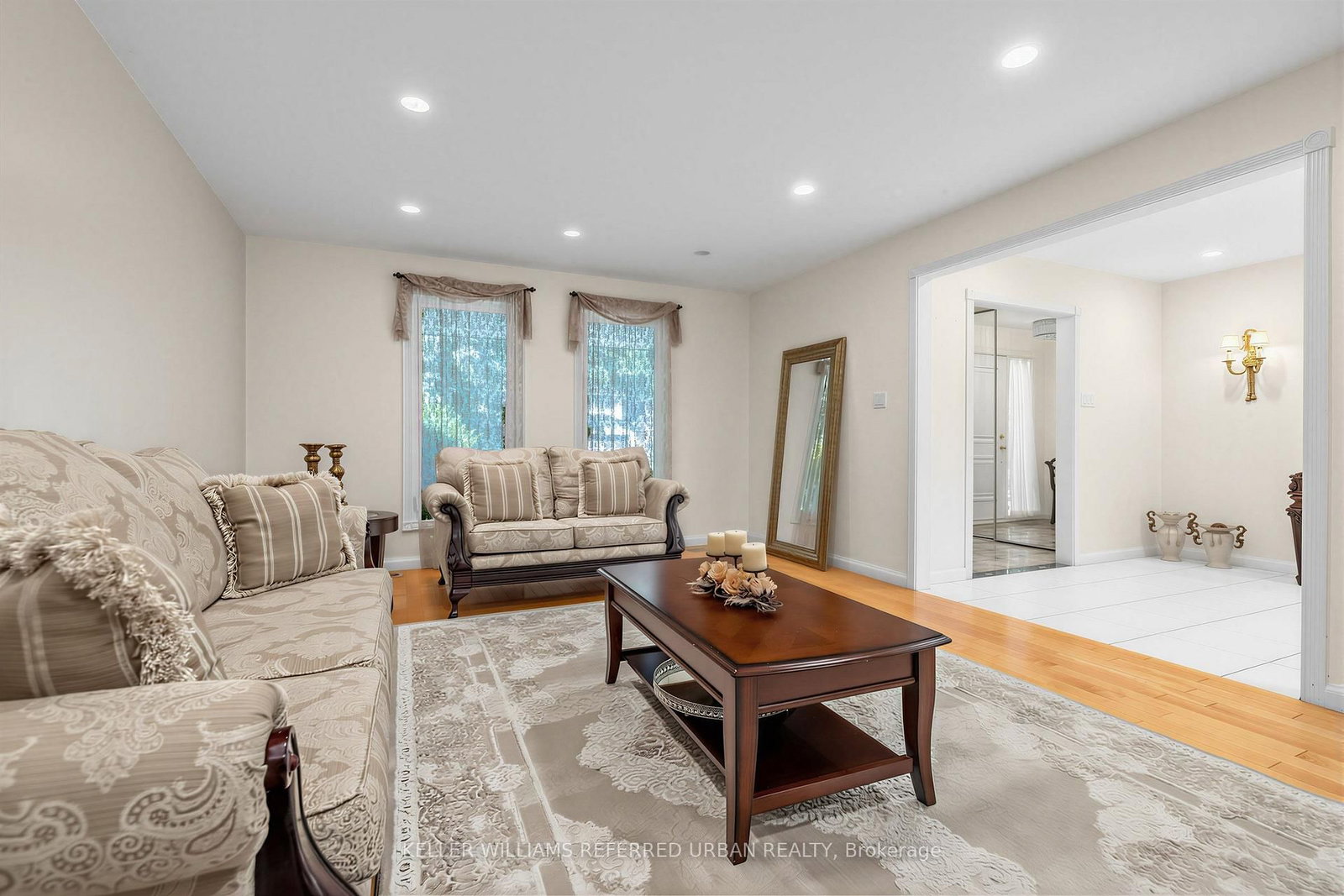 7 Chipstead Road • Toronto, ON photo 8