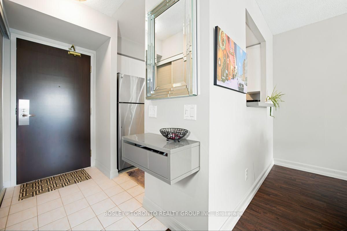 5 Rosehill Avenue • #808 • Toronto, ON photo 25