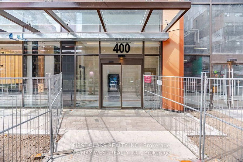 2326 - 400 King Street W