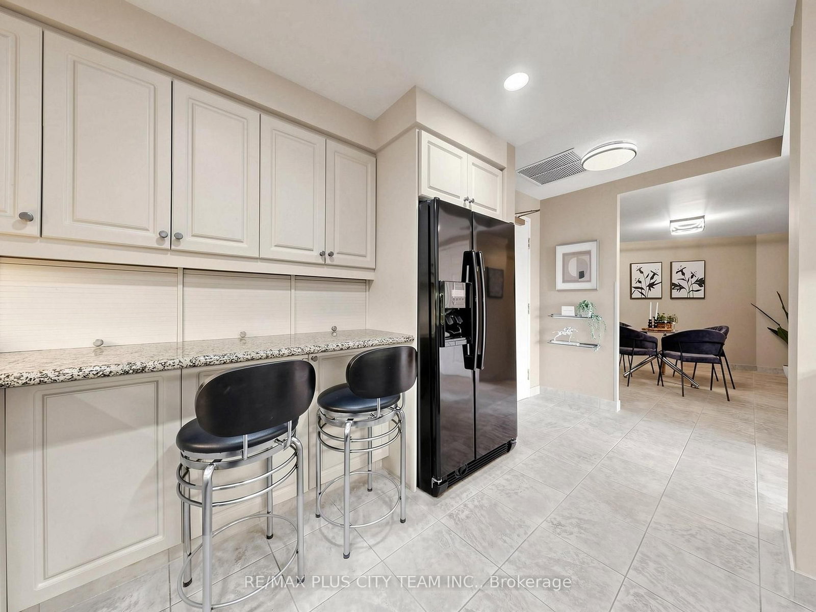 1818 Bayview Avenue • #701 • Toronto, ON photo 9
