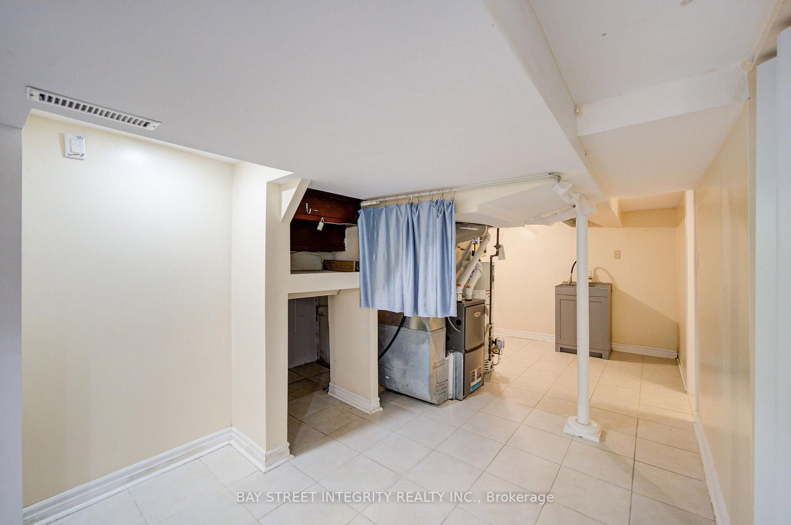 11 Glenora Avenue • Toronto, ON photo 38