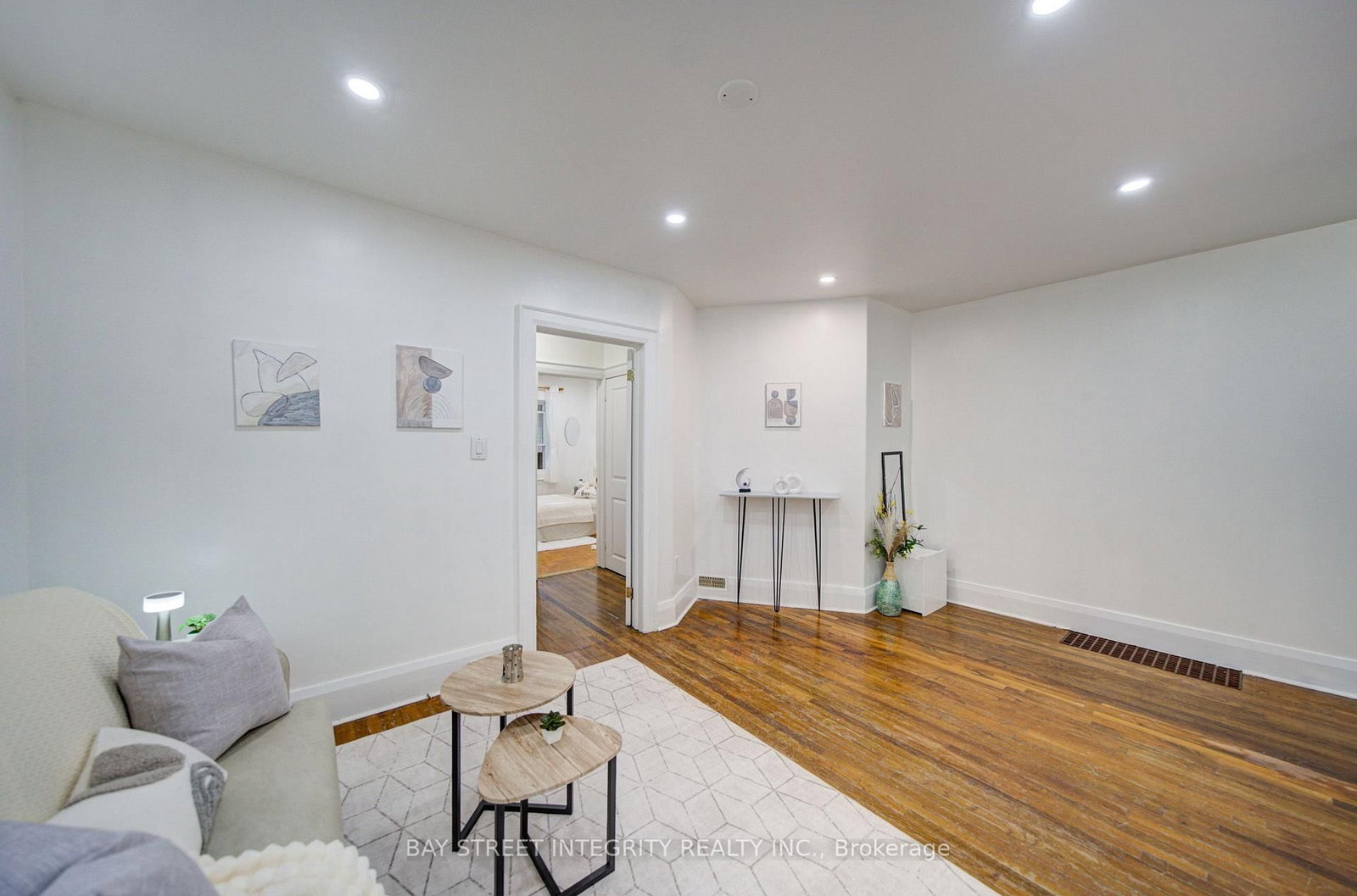 11 Glenora Avenue • Toronto, ON photo 9
