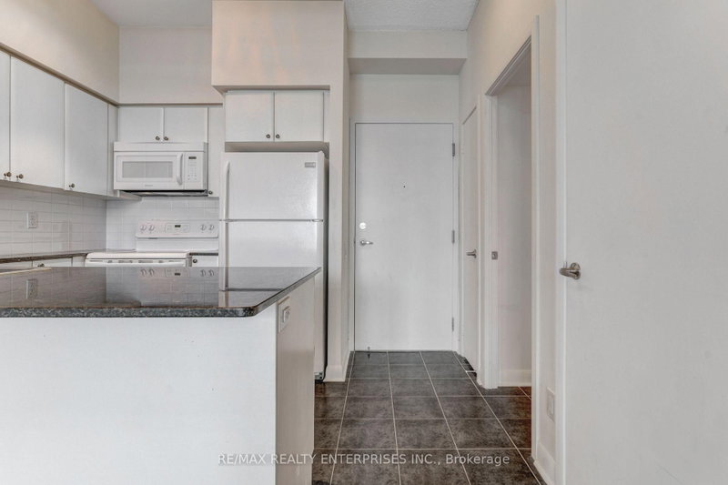 1015 - 525 Wilson Avenue