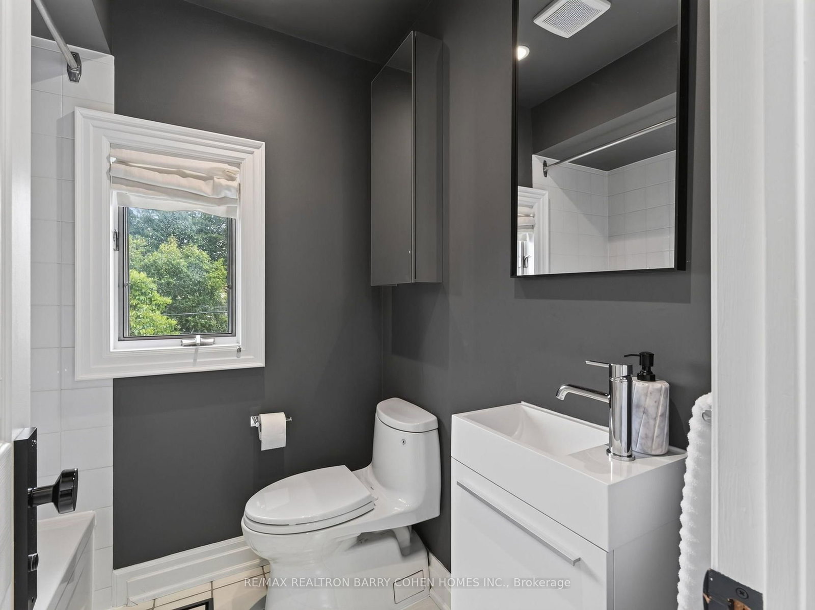 18 Joicey Boulevard • Toronto, ON photo 23