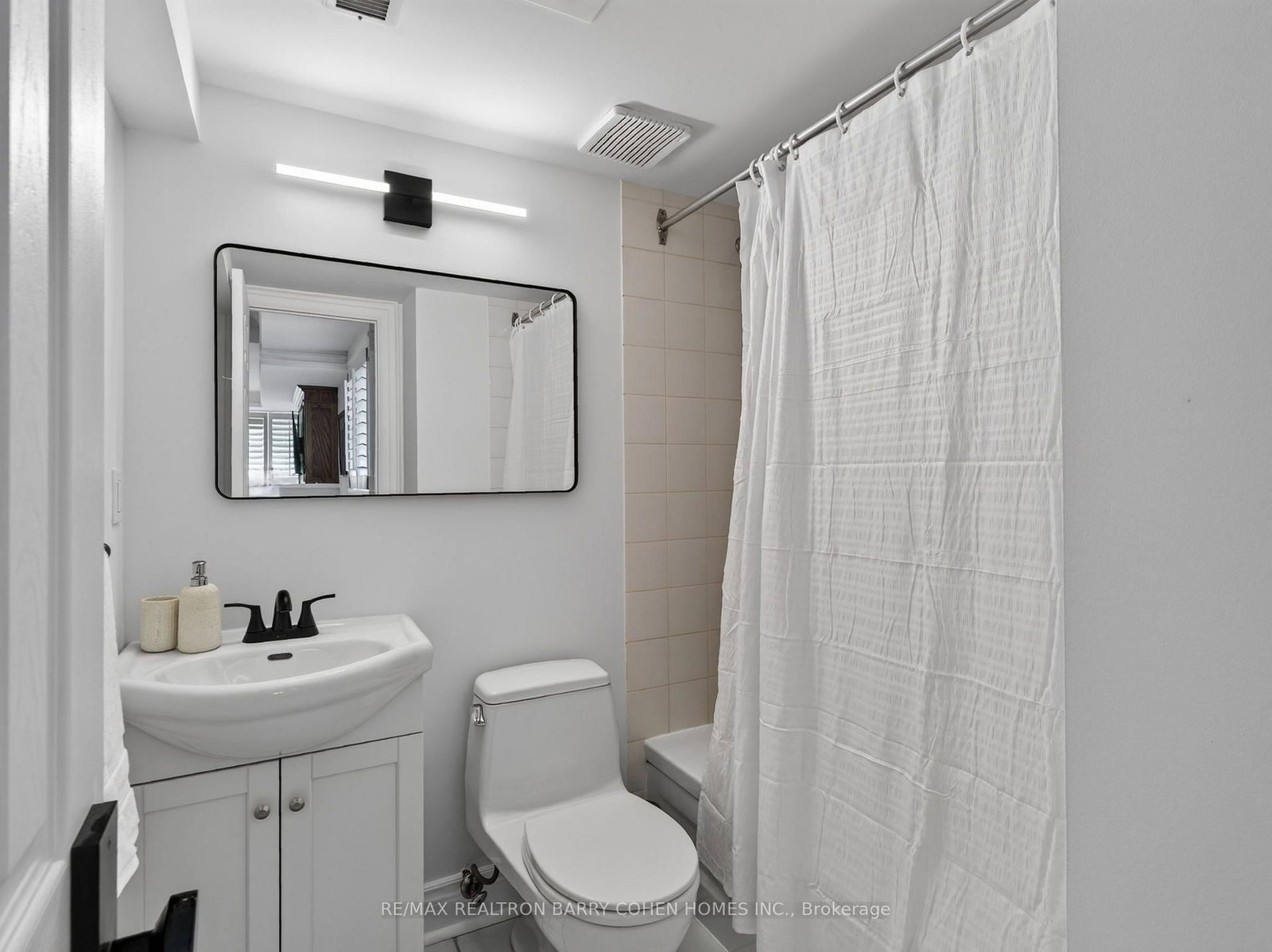 18 Joicey Boulevard • Toronto, ON photo 30
