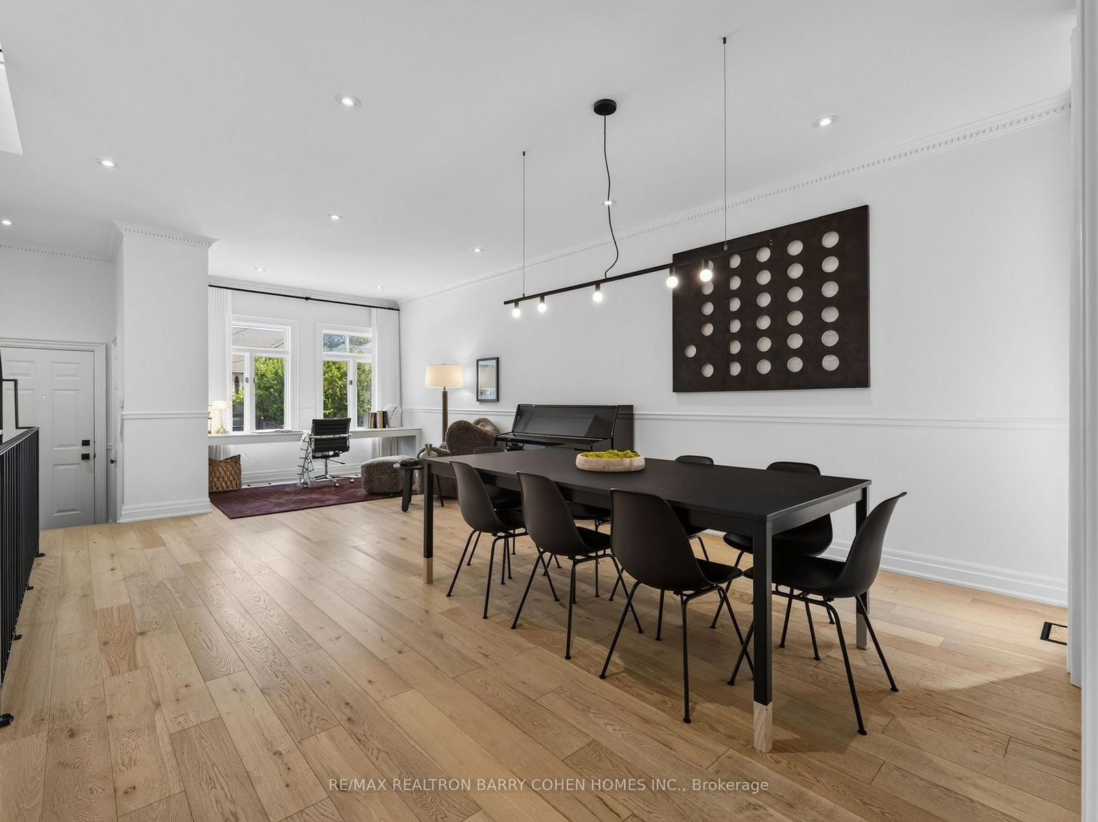 18 Joicey Boulevard • Toronto, ON photo 6