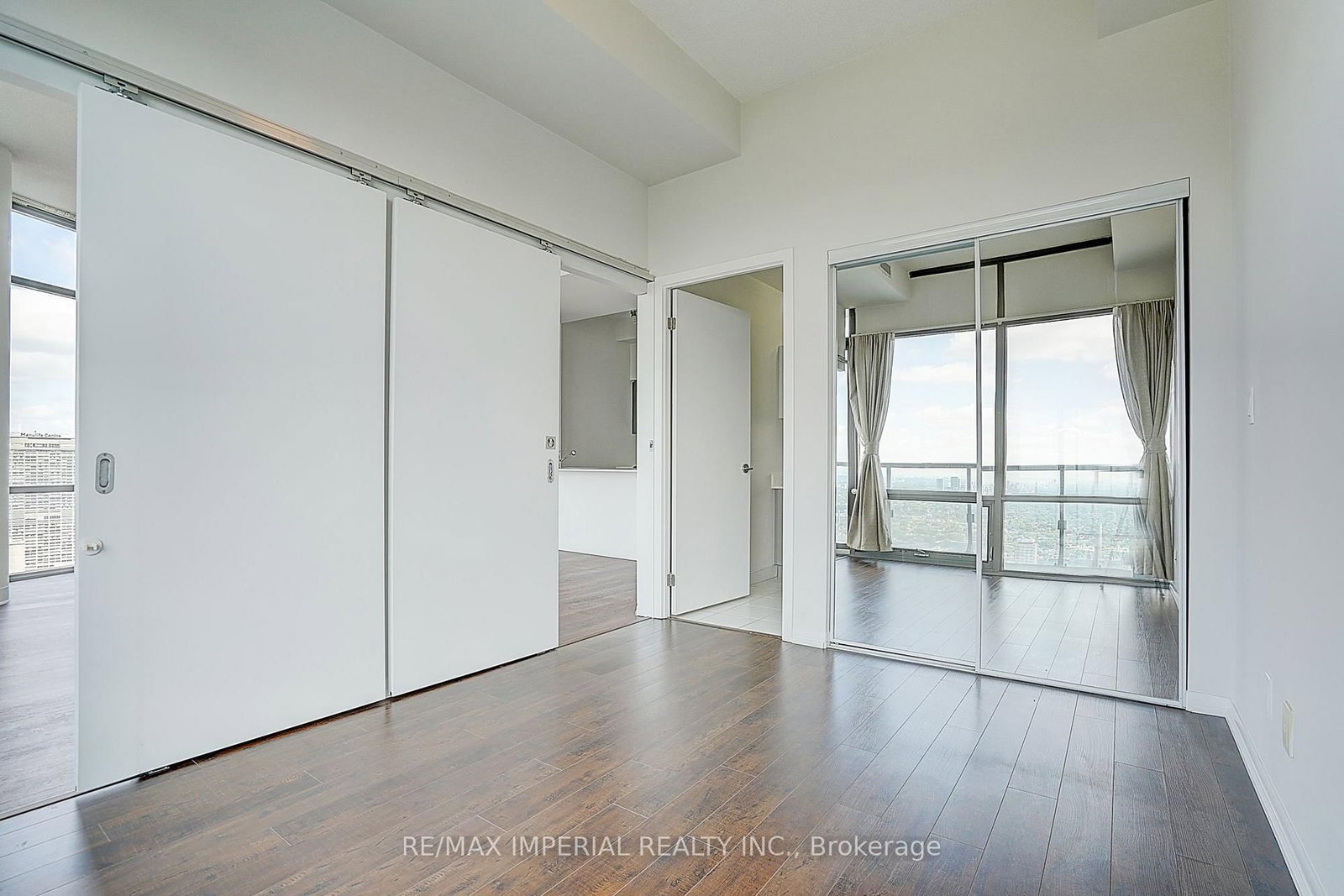 832 Bay Street • #4903 • Toronto, ON photo 20