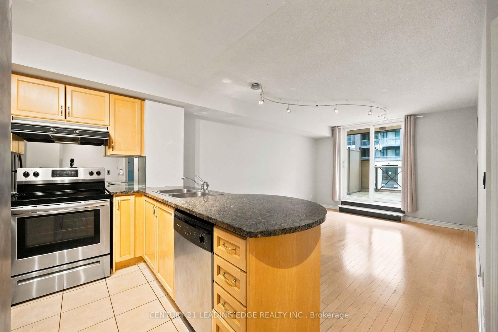 212-18 Kenaston Gdns, Toronto, view 22