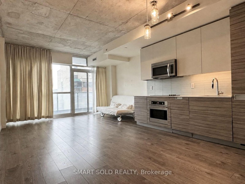 1007 - 210 Simcoe Street