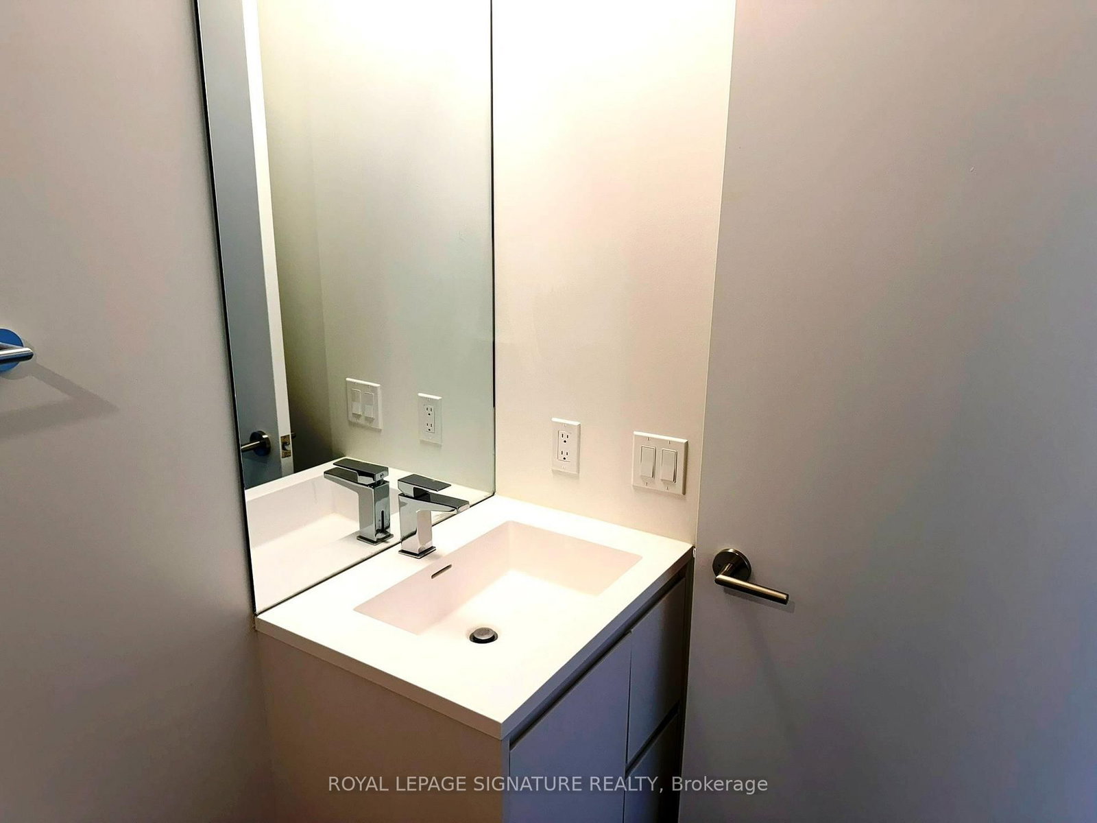 2517-1 Quarrington Lane, Toronto, view 12