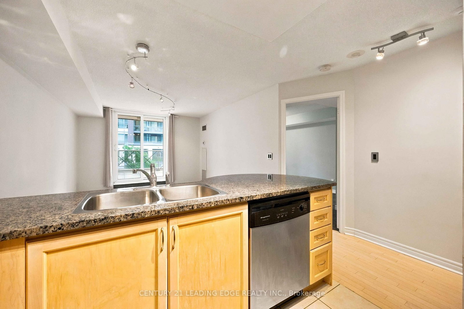 18 Kenaston Gardens • #212 • Toronto, ON photo 21