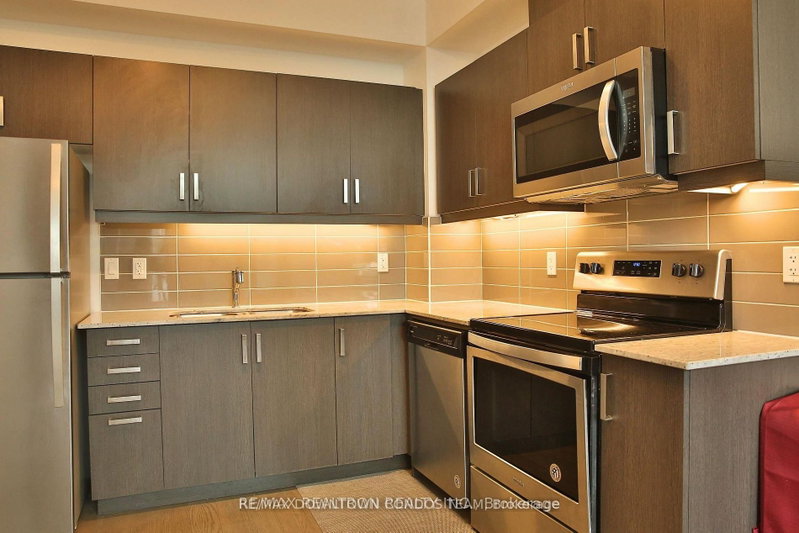 303 - 1486 Bathurst Street