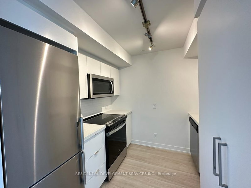 1205 - 30 Tretti Way
