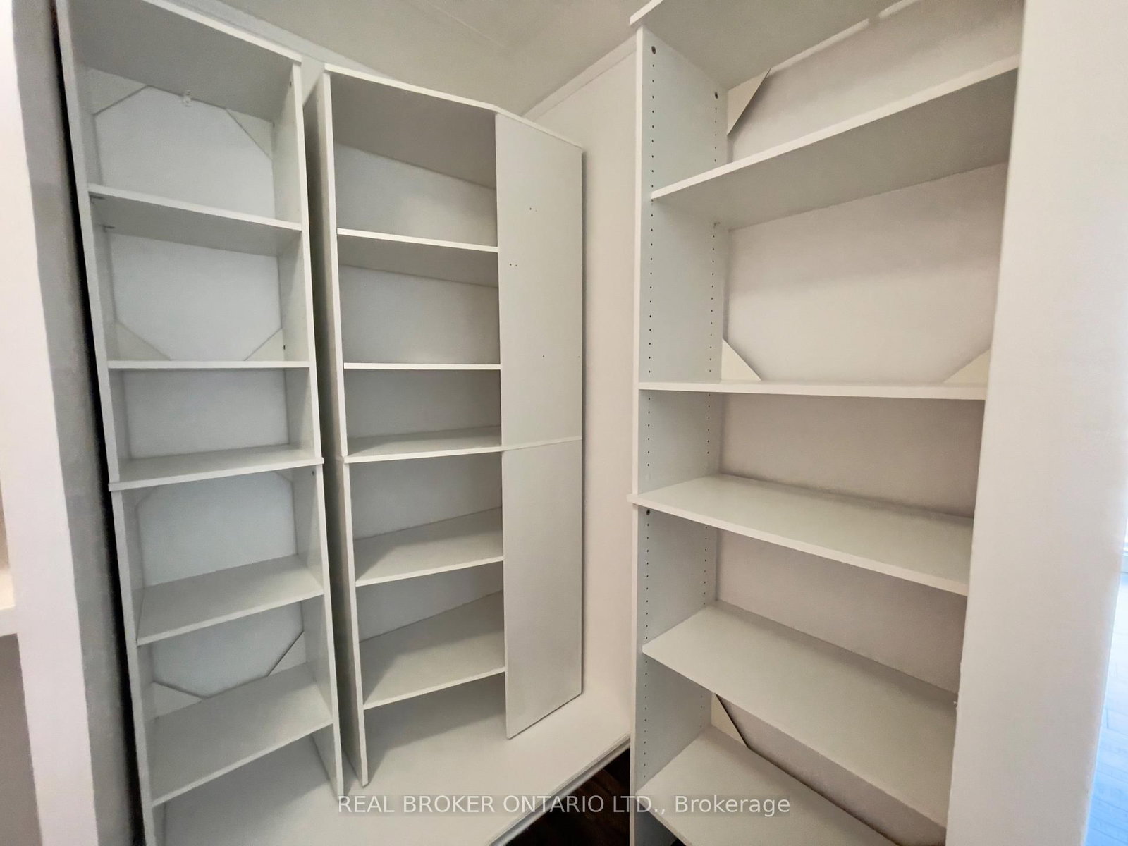 1601-18 Harbour St, Toronto, view 19