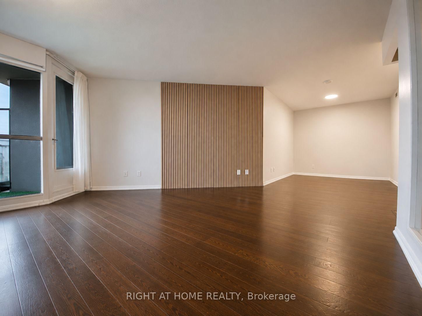 1157-209 Fort York Blvd, Toronto, view 12