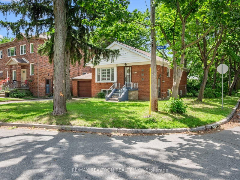 12 Graymar Avenue