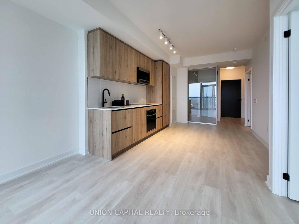 3205 - 117 Broadway Avenue 4