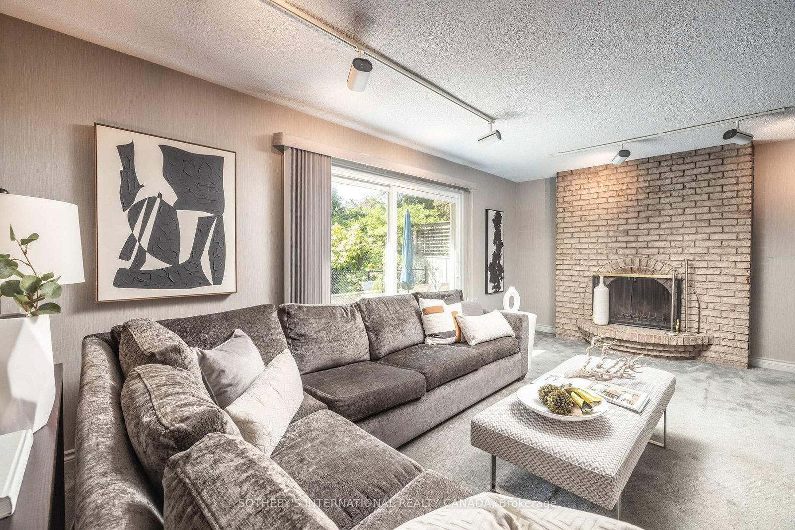 25 Gossamer Avenue • Toronto, ON photo 15