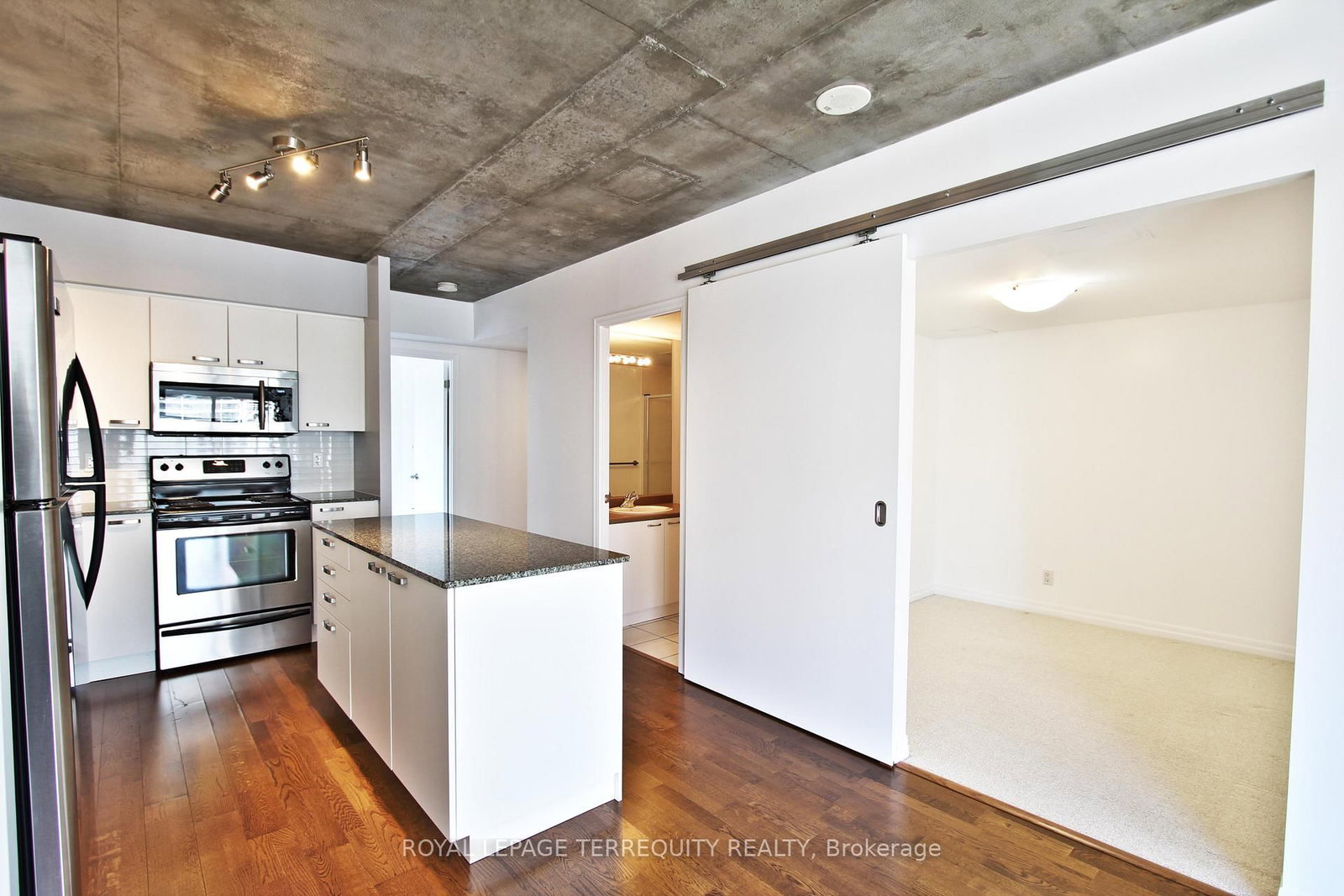 22 Wellesley Street E • #708 • Toronto, ON photo 11