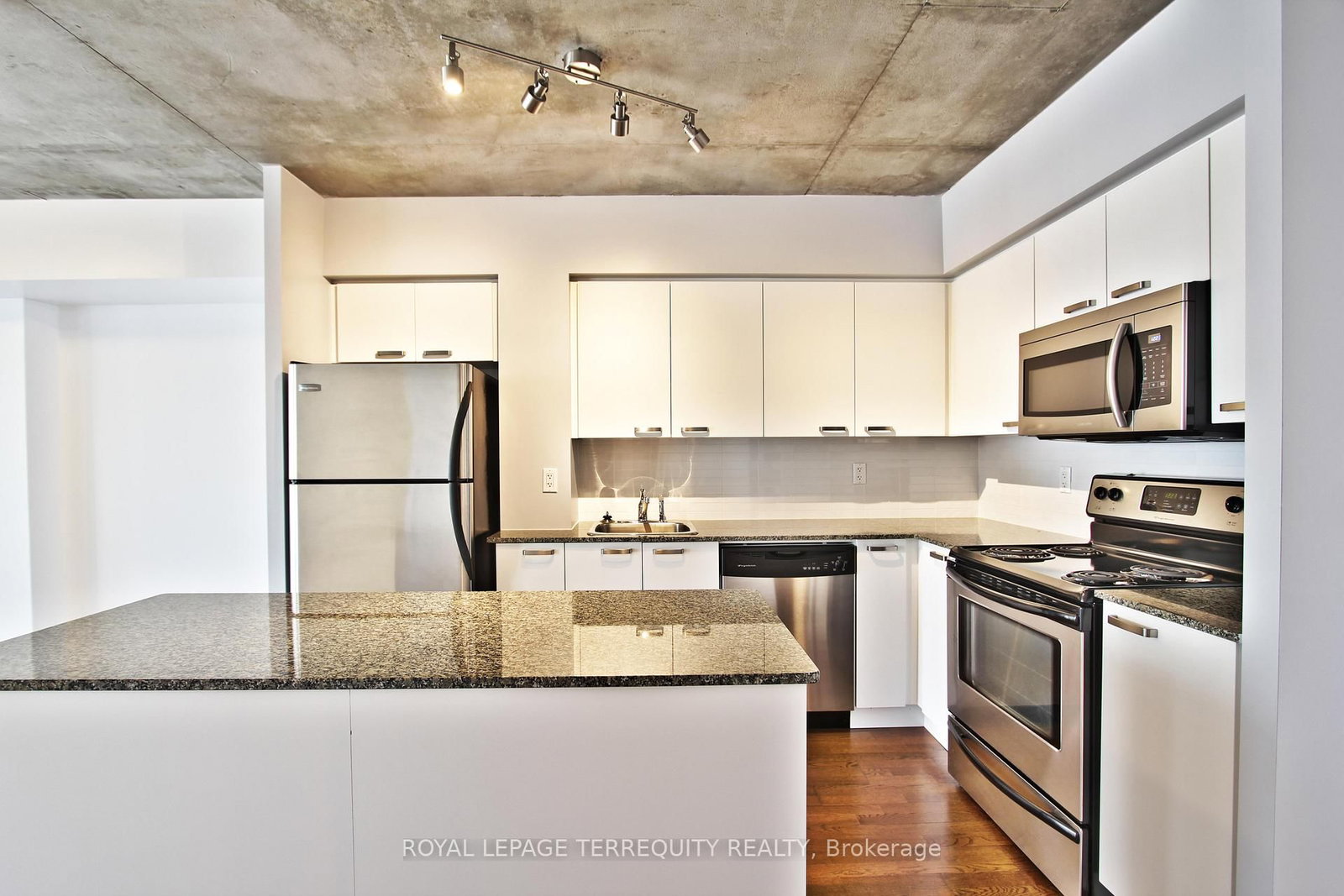 22 Wellesley Street E • #708 • Toronto, ON photo 14