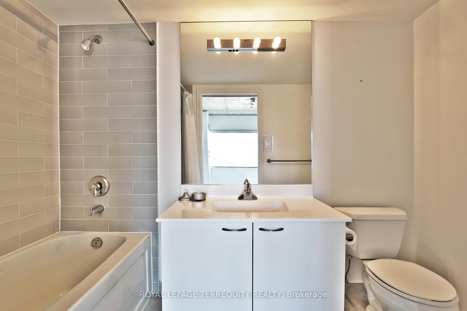 22 Wellesley Street E • #708 • Toronto, ON photo 20