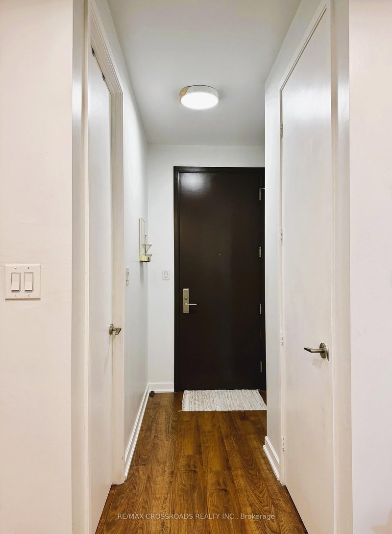 225 - 380 Macpherson Avenue