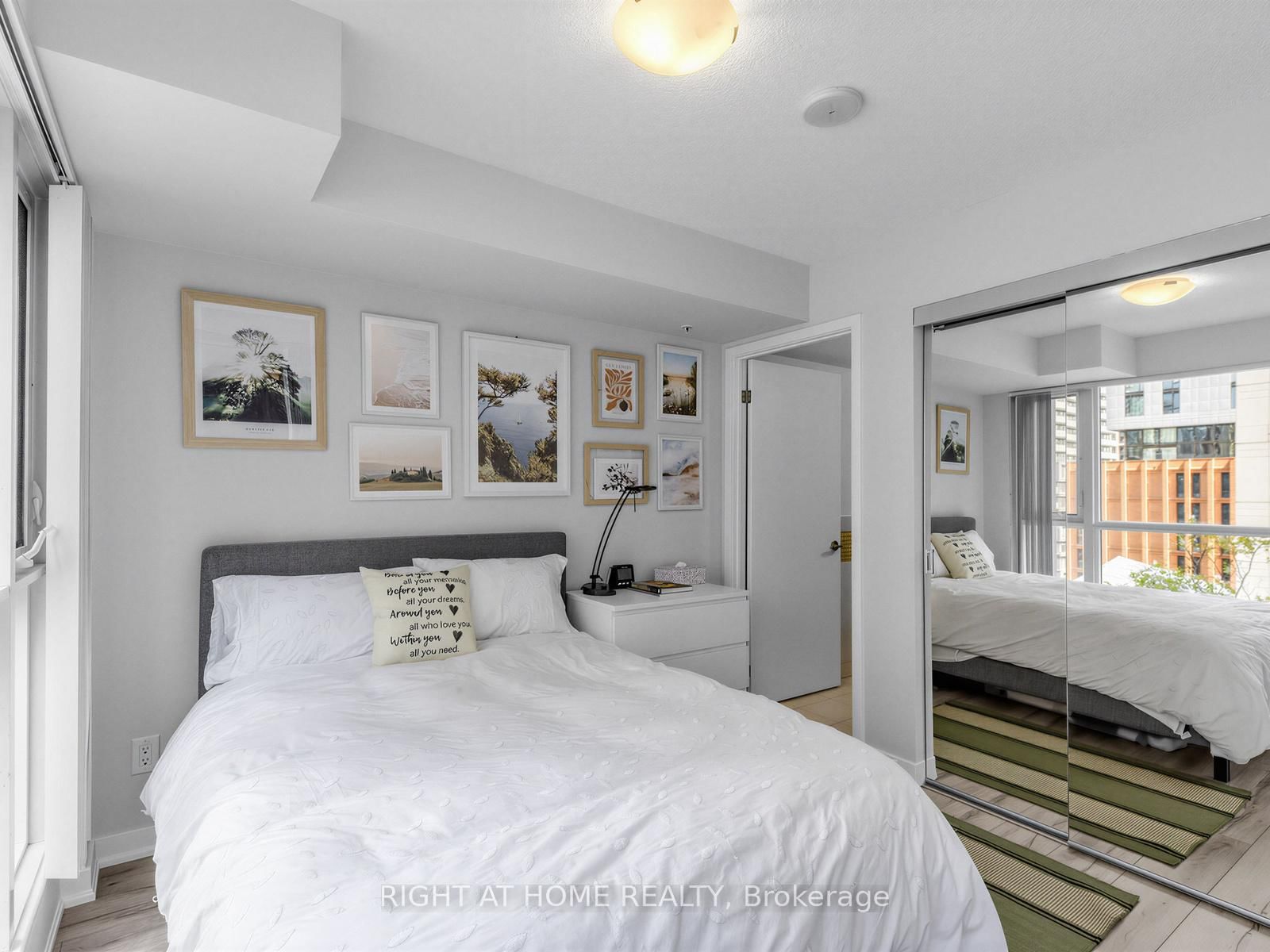 1210-295 Adelaide St, Toronto, view 15