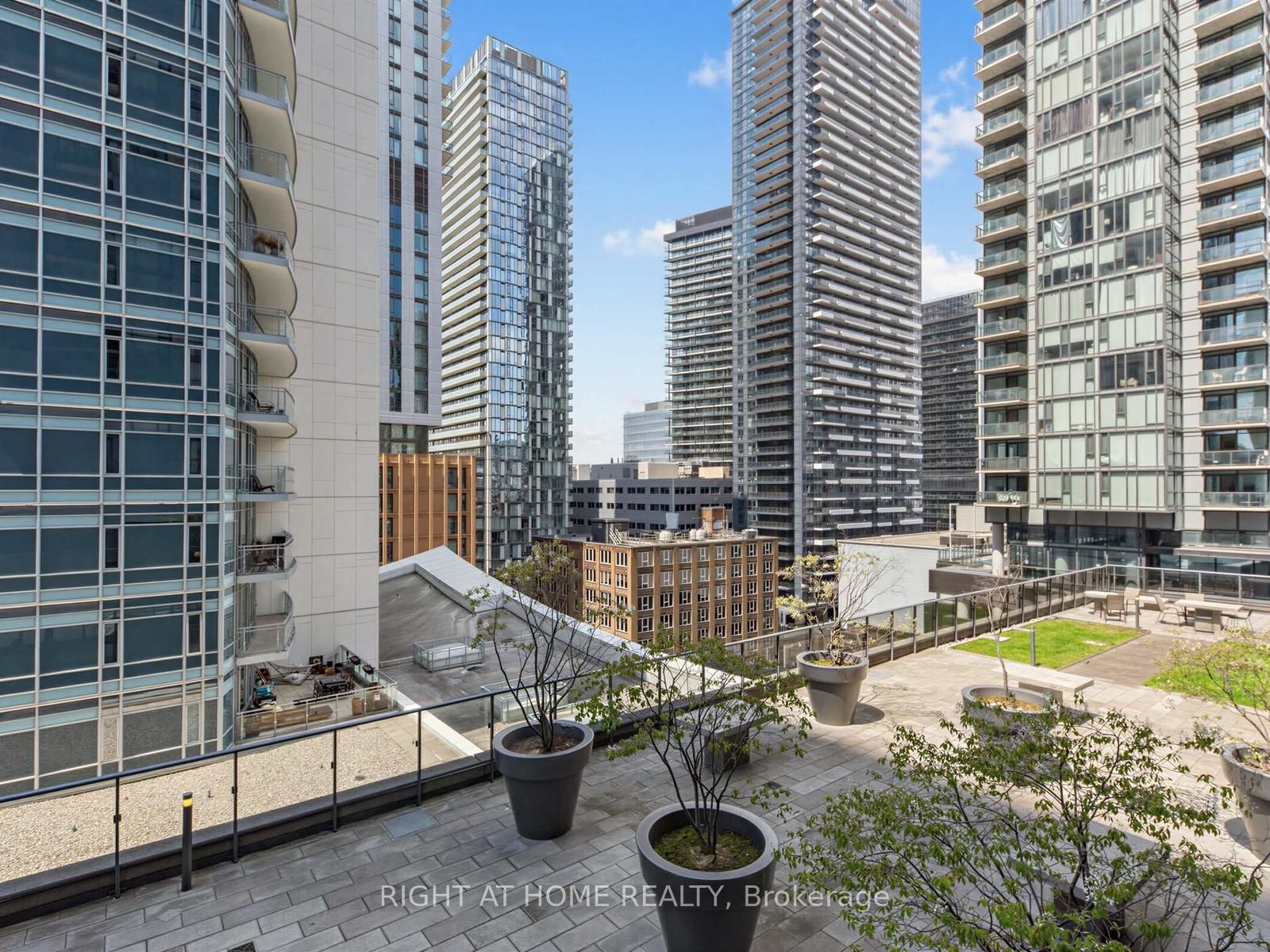 1210-295 Adelaide St, Toronto, view 21