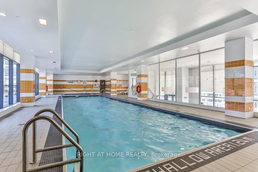 1210-295 Adelaide St, Toronto, view 24