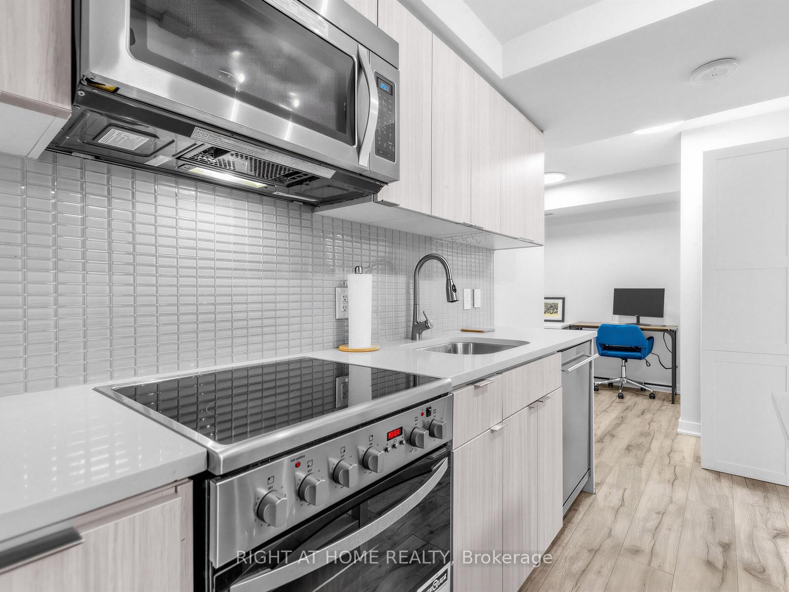 1210-295 Adelaide St, Toronto, view 7