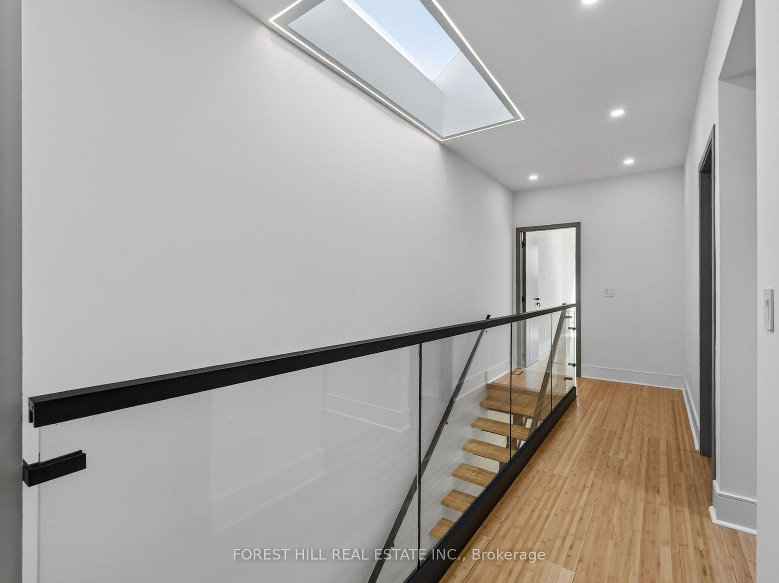 207 Robina Avenue • Toronto, ON photo 20