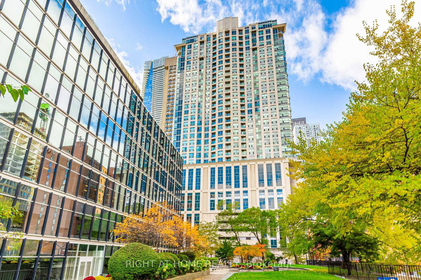 3116-8 Park Rd, Toronto, view 21