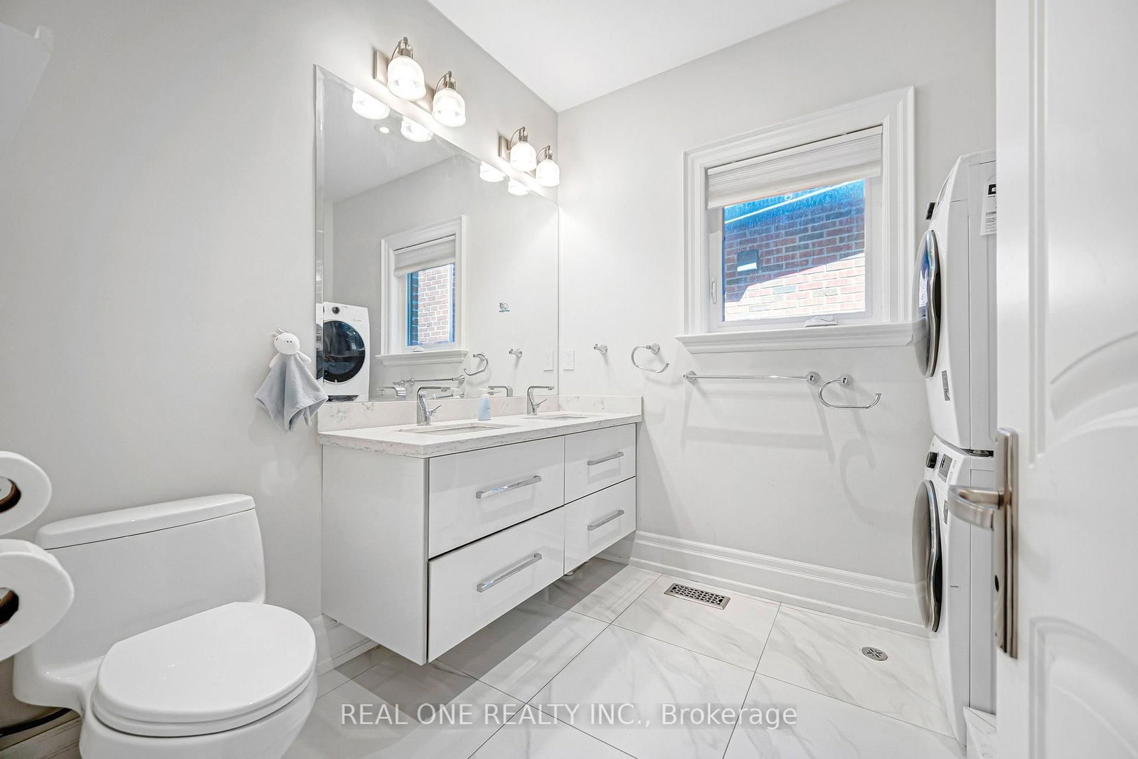 100 Ridelle Avenue • Toronto, ON photo 38
