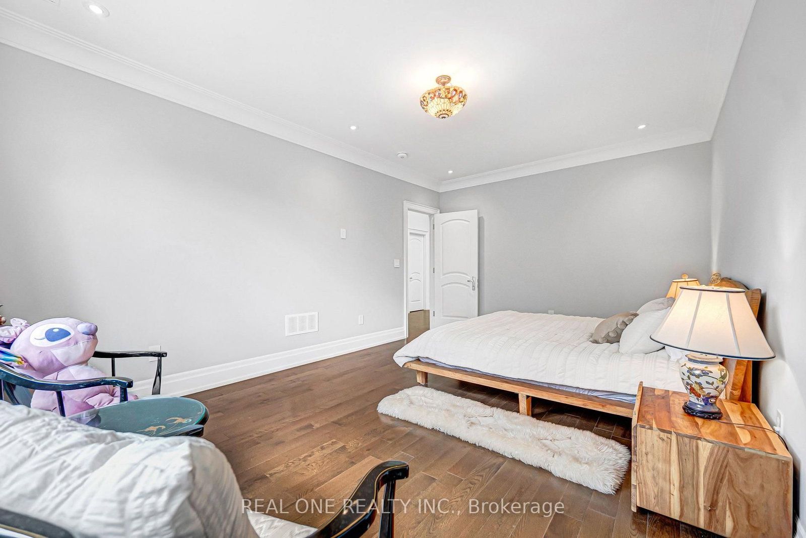 100 Ridelle Avenue • Toronto, ON photo 56