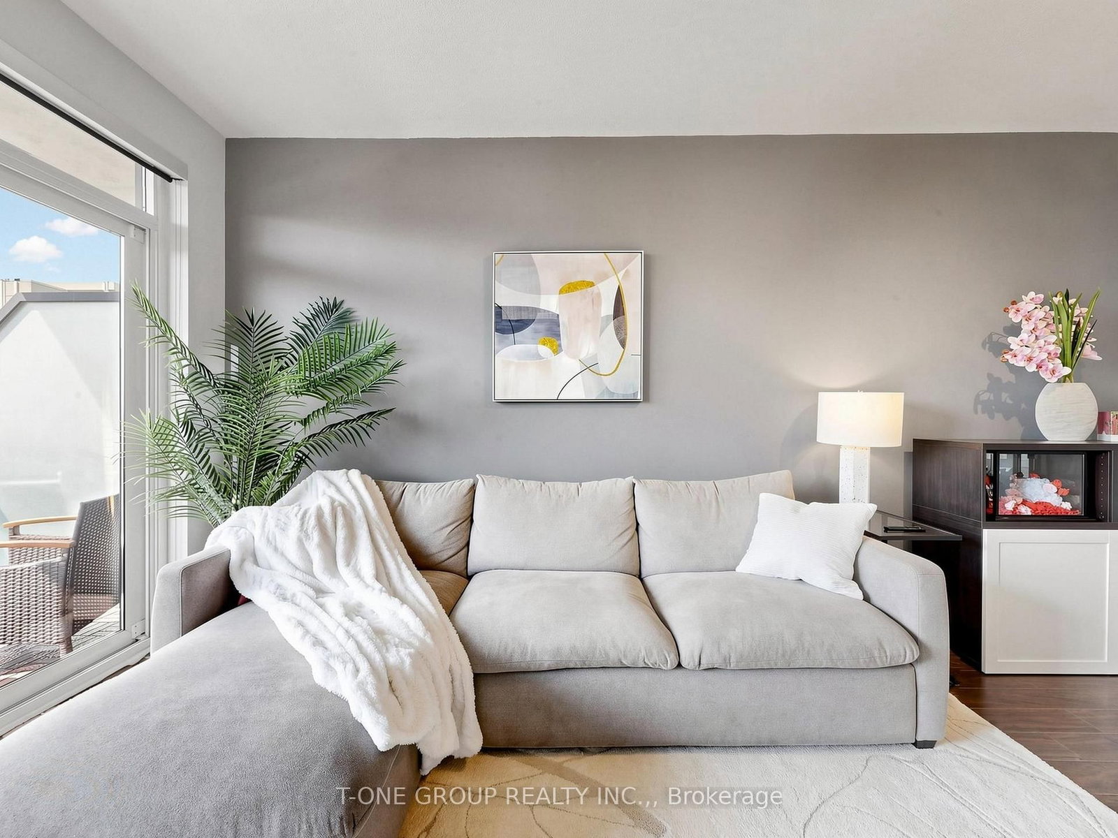 28 Linden Street • #1707 • Toronto, ON photo 2