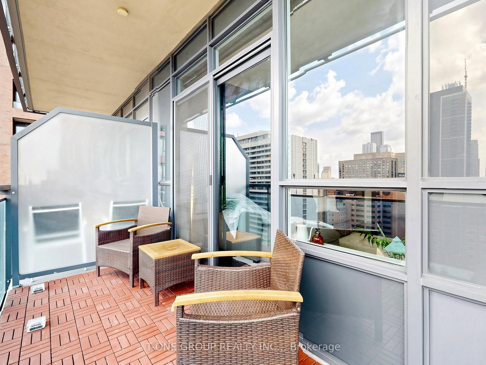 28 Linden Street • #1707 • Toronto, ON photo 21