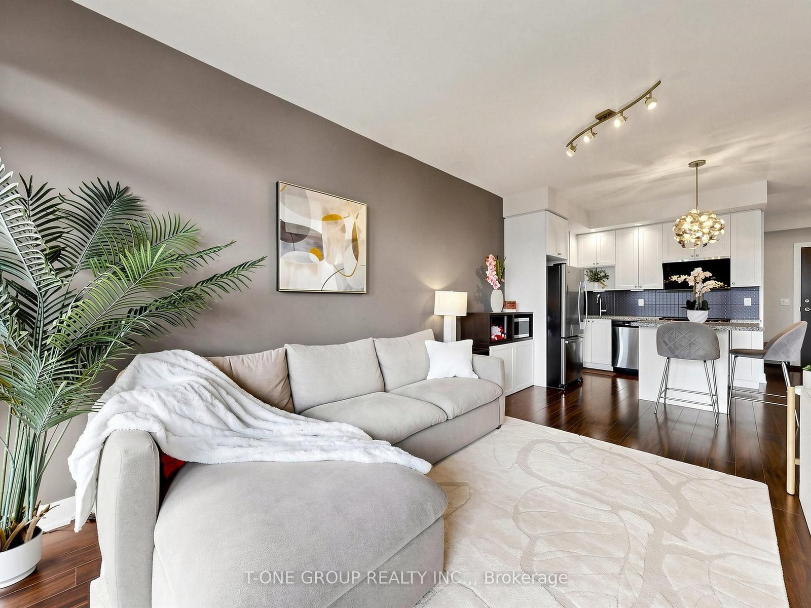 28 Linden Street • #1707 • Toronto, ON photo 5