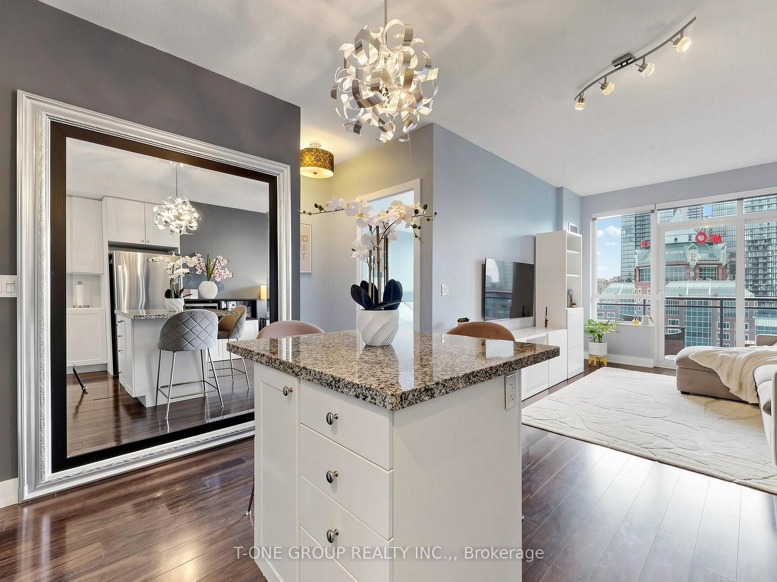 28 Linden Street • #1707 • Toronto, ON photo 9