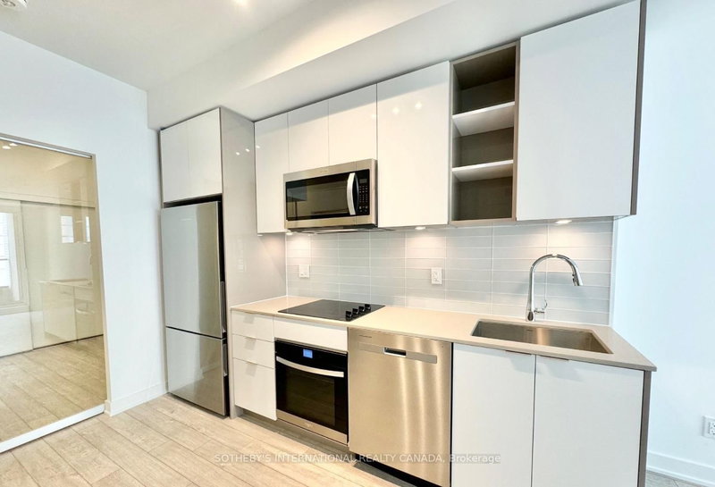 401 - 543 Richmond Street W