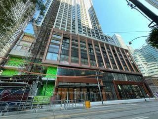 2317 - 400 King Street W