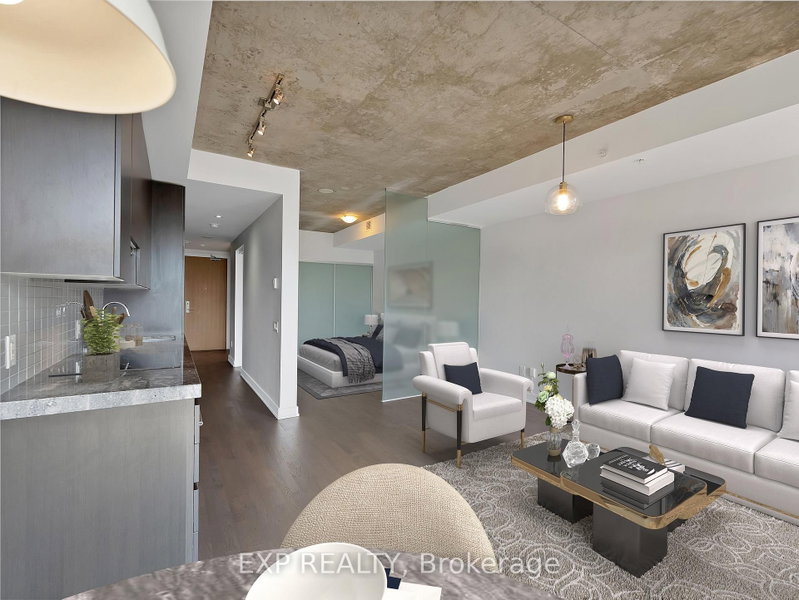 1112 - 629 King Street W