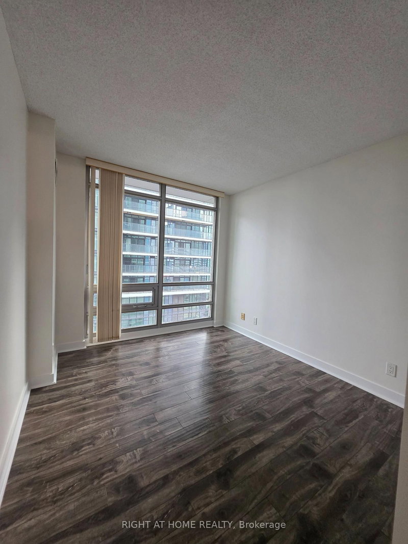 2108 - 81 Navy Wharf Court
