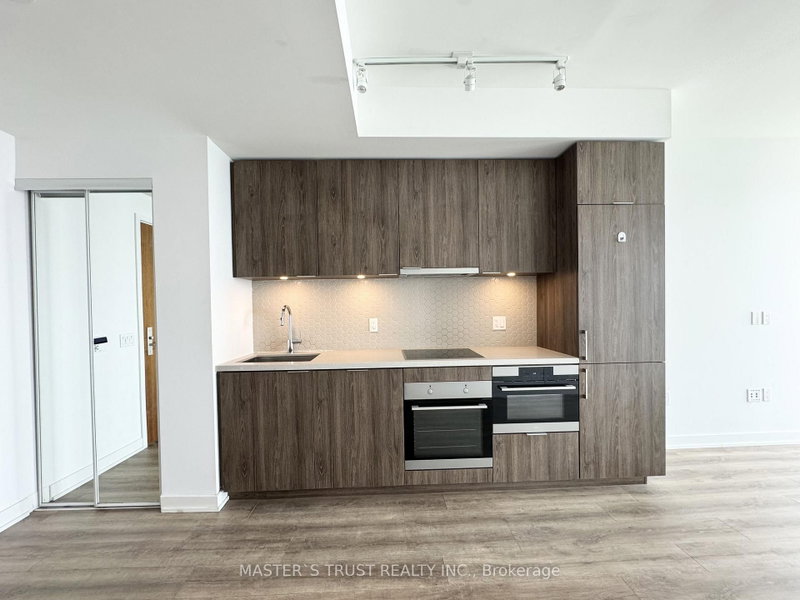 2503 - 15 Queens Quay E
