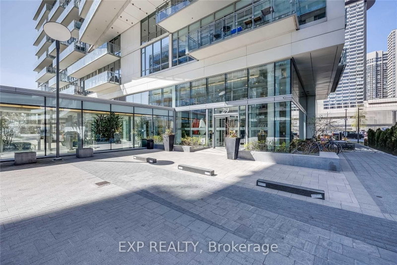 29 Queens Quay E