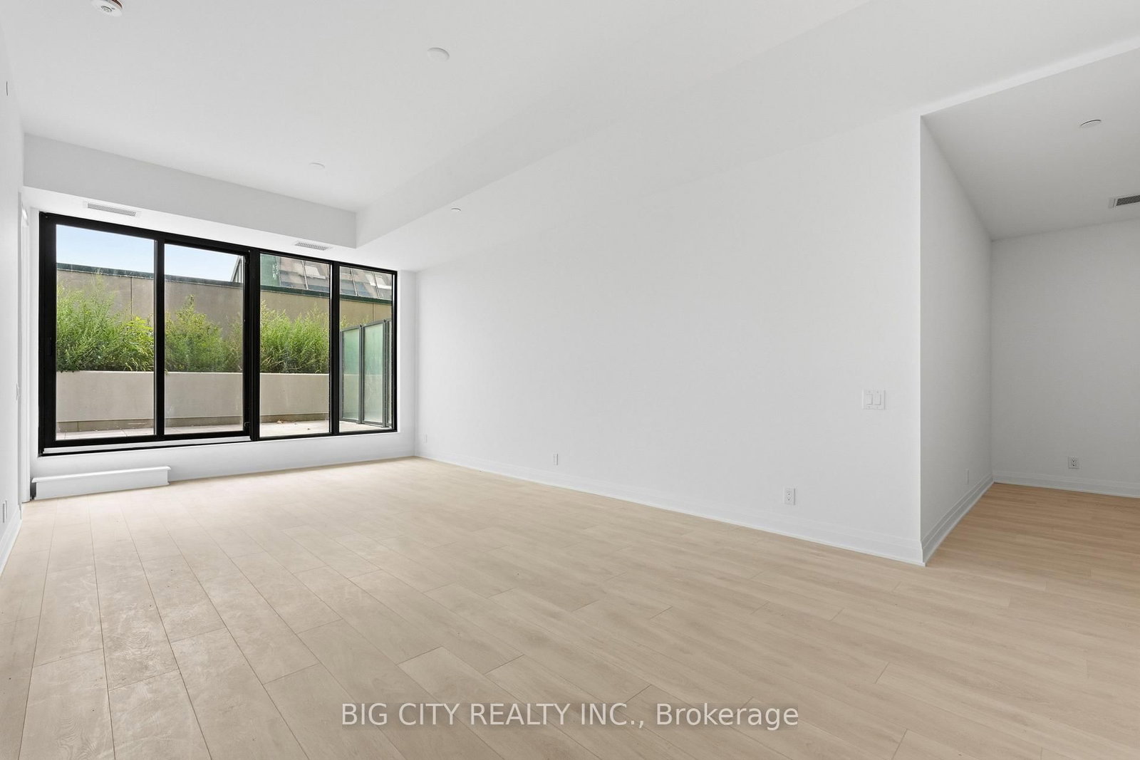 213 - 25 Frederick Todd Way, Toronto 5