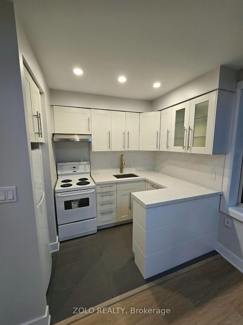 #1 - 3525 Bathurst Street N