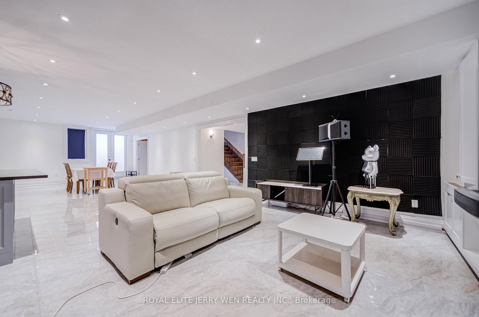 300 Upper Highland Crescent • Toronto, ON photo 34