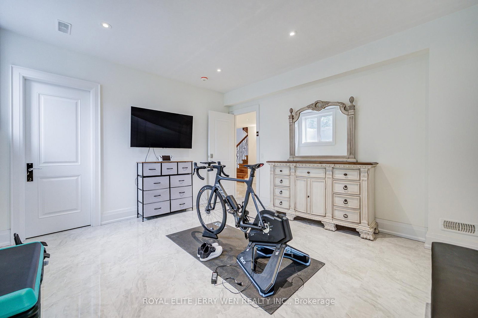 300 Upper Highland Crescent • Toronto, ON photo 38