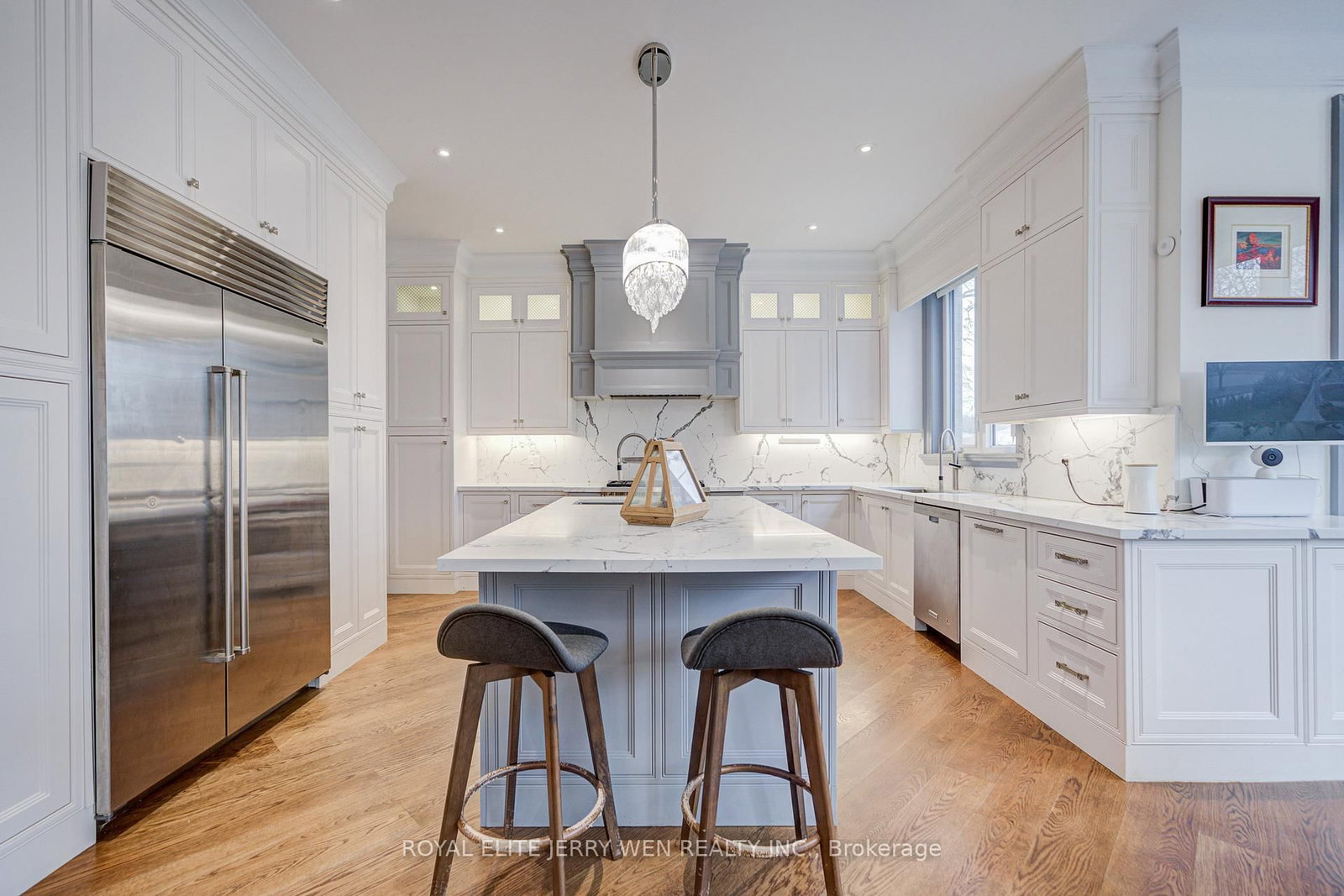 300 Upper Highland Crescent • Toronto, ON photo 8